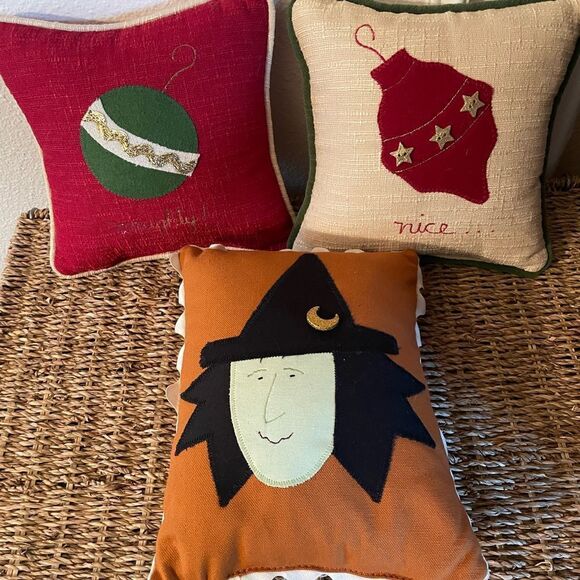 Woof and Poof 2007 Musical Christmas Pillows Naughty Nice and Witch Halloween P - Picture 14 of 16